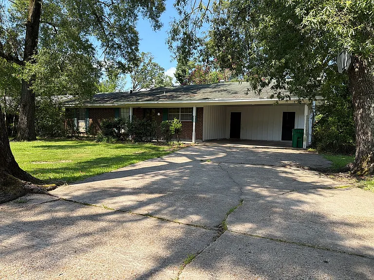 16 Willow Dr — Photo 2