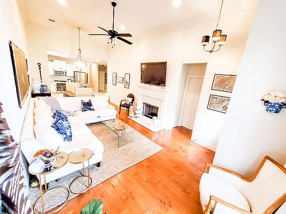 3rd image of 3037 Hudson Park Dr