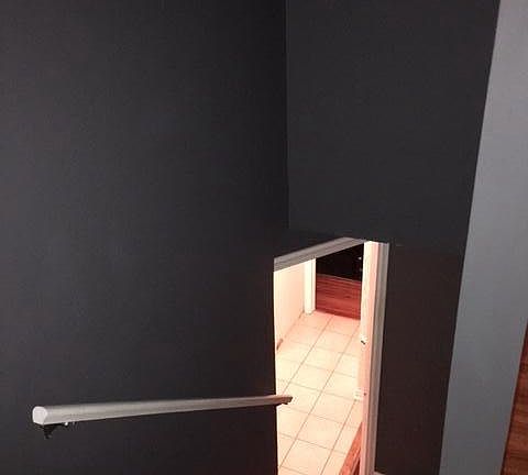 steps to upstairs bedroom