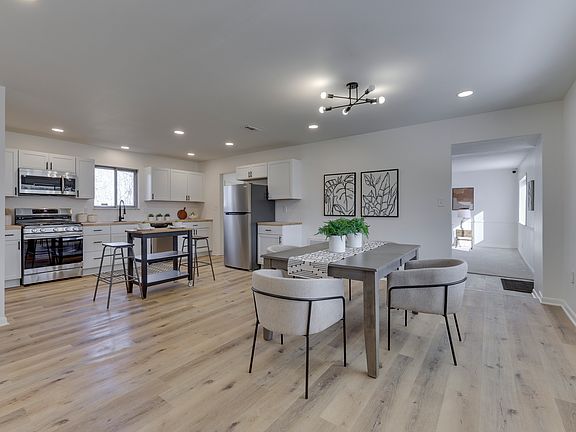 4th image of 640 W Stop 11 Rd