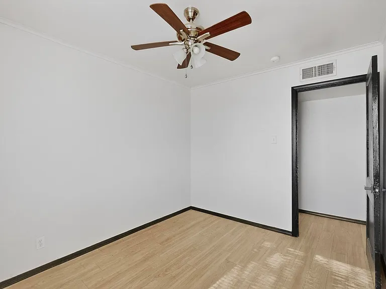 6203 Trowbridge Dr — Photo 30