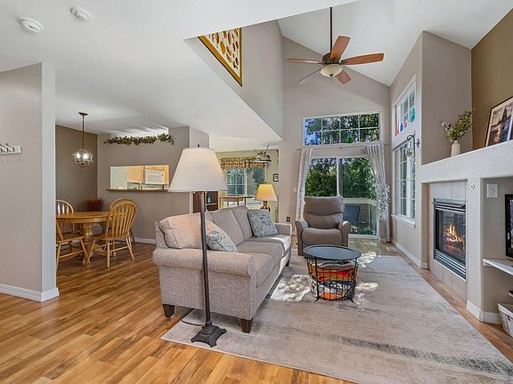 4th image of 805 Summer Hawk Dr #NN-90
