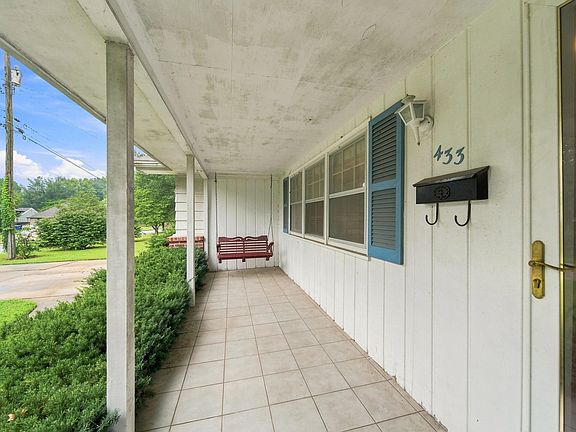 4th image of 433 E Stanford Street
