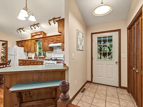 5th image of 25367 Quagga St NW