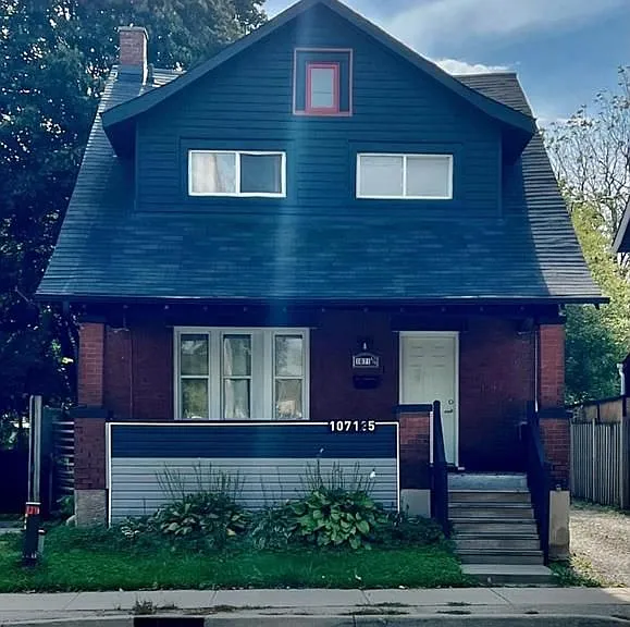 1071.5 Florence St — Photo 1