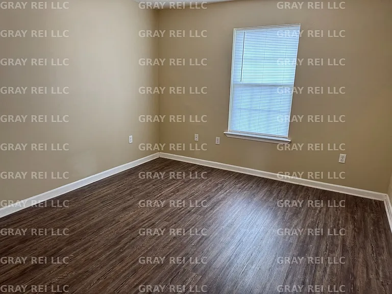 1004 Tori Ln — Photo 4
