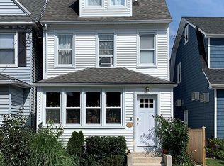 3 Edgewater Pl, Larchmont, NY 10538