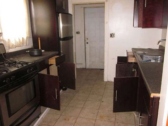 3rd image of 187 Park Ave