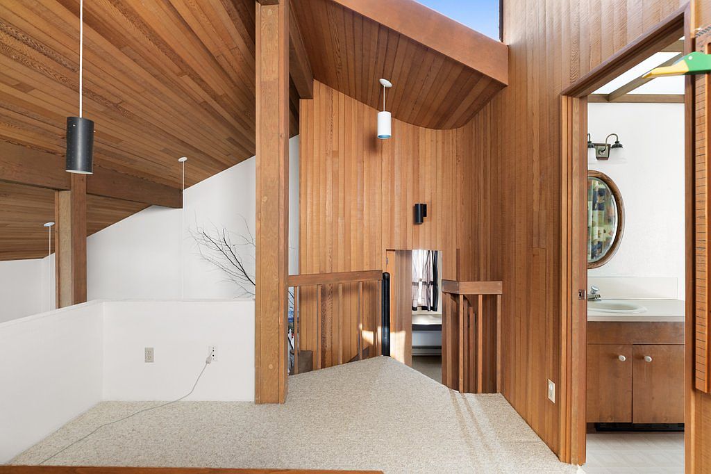 Oak Harbor, WA 98277