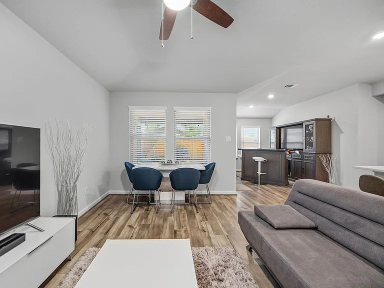 4521 Longhorn Crst — Photo 8