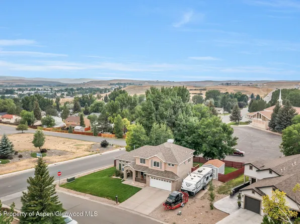 908 Ridge Rd, Craig, CO 81625