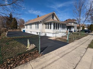 216 N Ohio St, Aurora, IL 60505