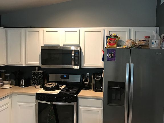4th image of 399 Andover Woods Dr