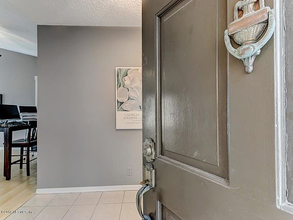 5th image of 7911 Baymeadows Cir W