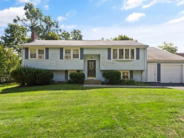 35 10th St, Stoughton, MA 02072