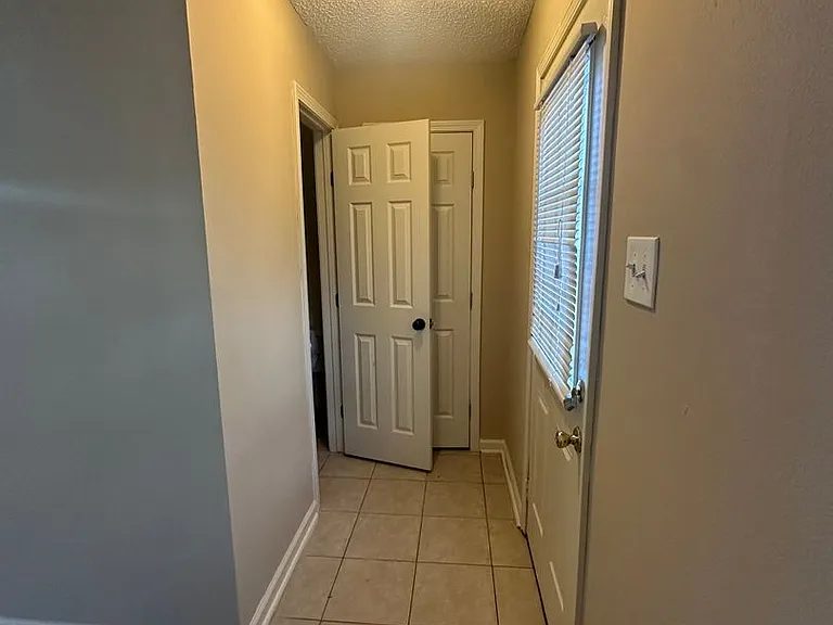 14020 Tiger Bend Rd — Photo 10