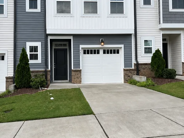 843 Oak Center Dr, Raleigh, NC 27610