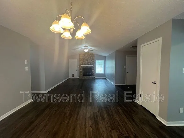 5831 Waters Edge Dr — Photo 3