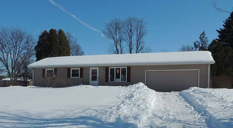 1st image of 410 Meadow Ln