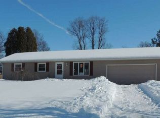 410 Meadow Ln, Kendallville, IN 46755