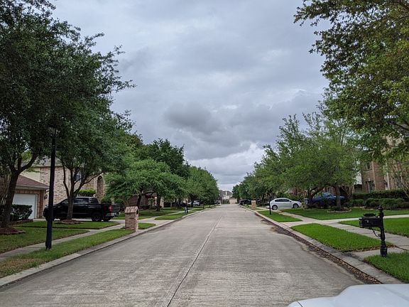 4th image of 2110 Venezia Dr