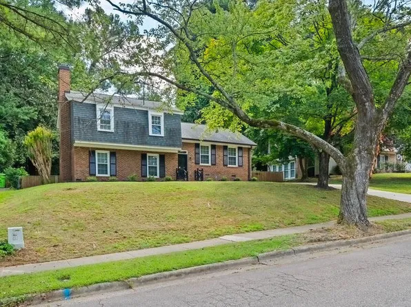 5104 Cedarwood Dr, Raleigh, NC 27609