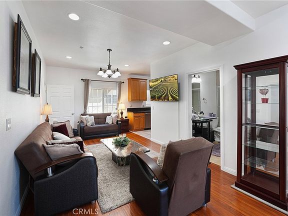 2nd image of 9882 W Broadway