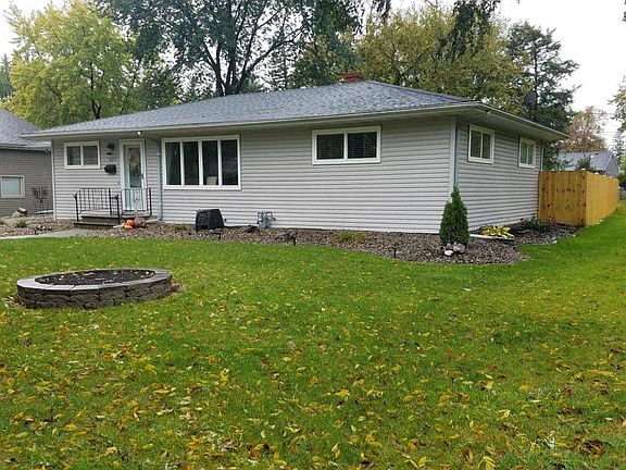 3rd image of 837 2nd St N
