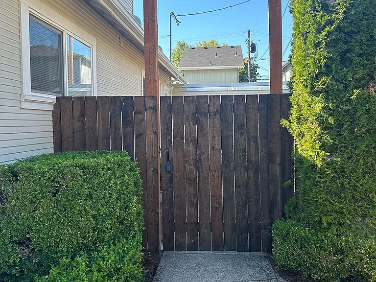 1548 Lincoln St #B — Photo 3