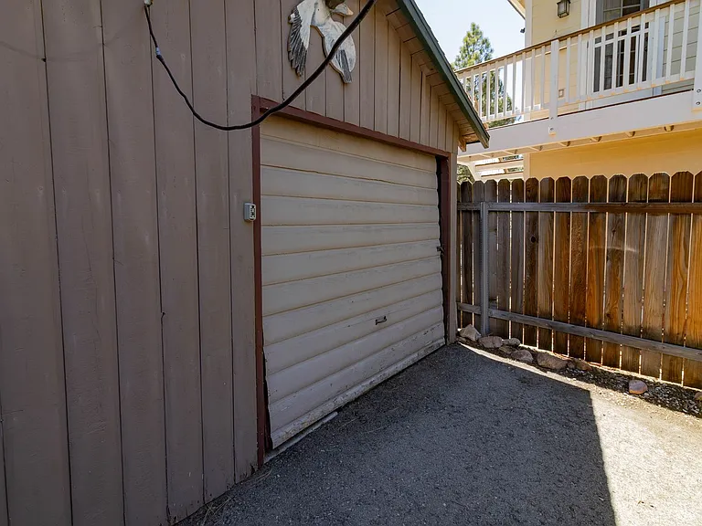 560 Temple Ln — Photo 5