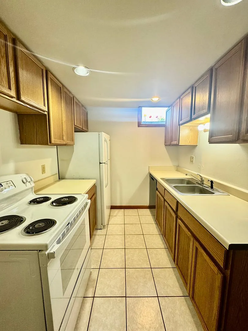 211 N. Adams St. — Photo 4