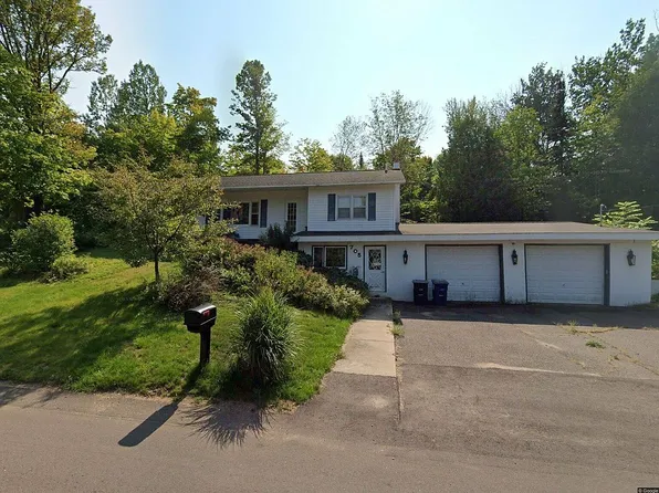 705 W Baraga Ave, Houghton, MI 49931