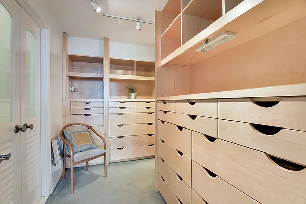 Sold by Thrasher Real Estate | media 8