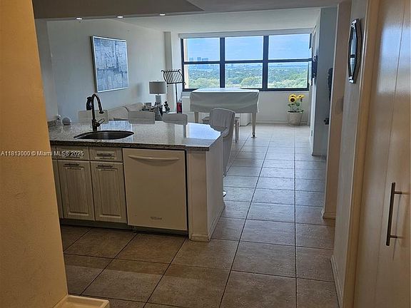 3rd image of 2555 Collins Ave #1580