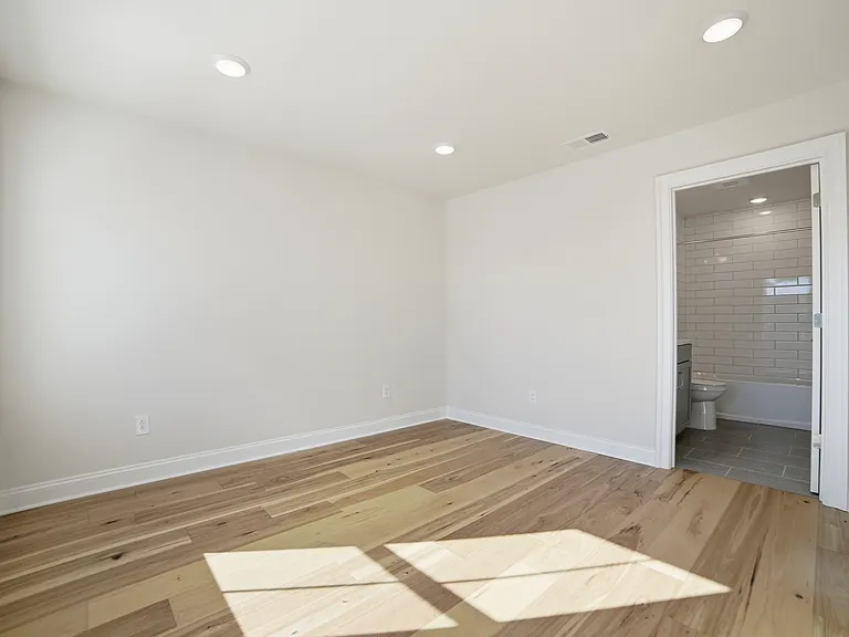 18 Whitaker Ln — Photo 29