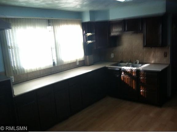4th image of 868 Thomas Ave