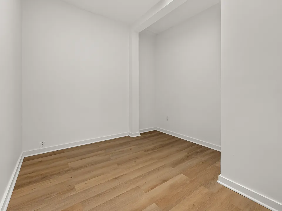 458 Drew St #2
