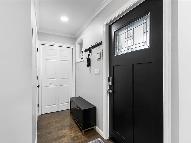 77 Cedar St — Photo 4
