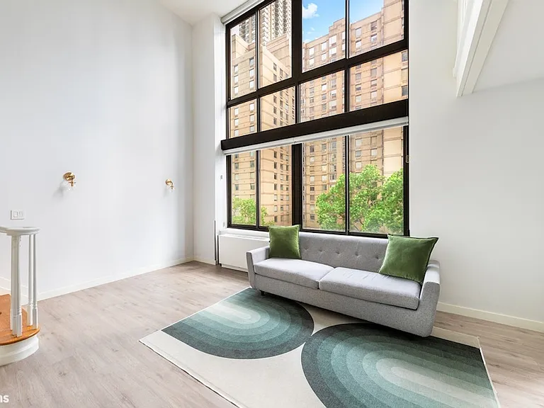 161 W 61st St #5A — Photo 1