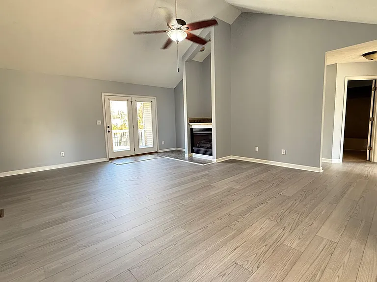 500 Clifton Ct — Photo 4