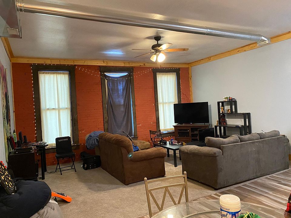 2nd image of 124 N. Morgan
