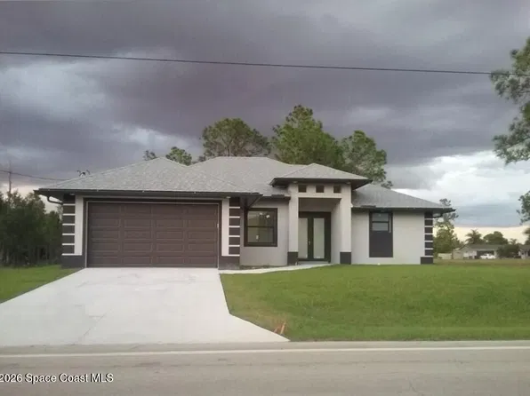 2107 E 10th St, Lehigh Acres, FL 33936