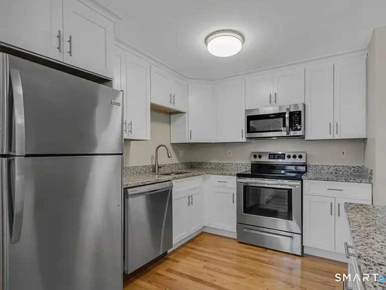 115 S Main St #C18 — Photo 5