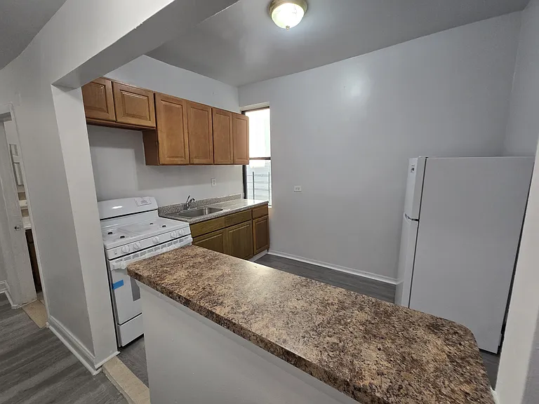 2376 Ryer Ave #1BB — Photo 5