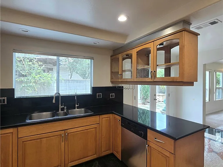8219 Somerset Pl — Photo 11