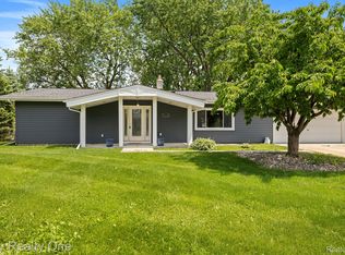 35336 Rockingham Dr, Sterling Heights, MI 48310