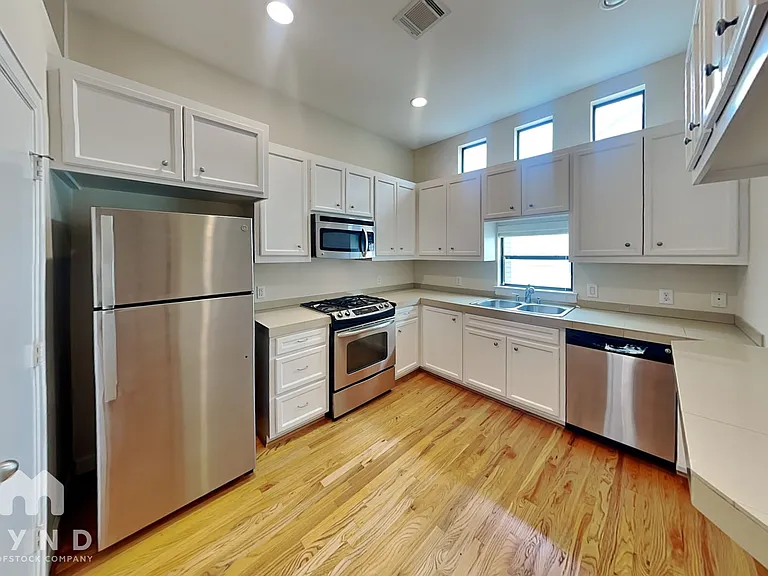 648 Westcross St #805 — Photo 4