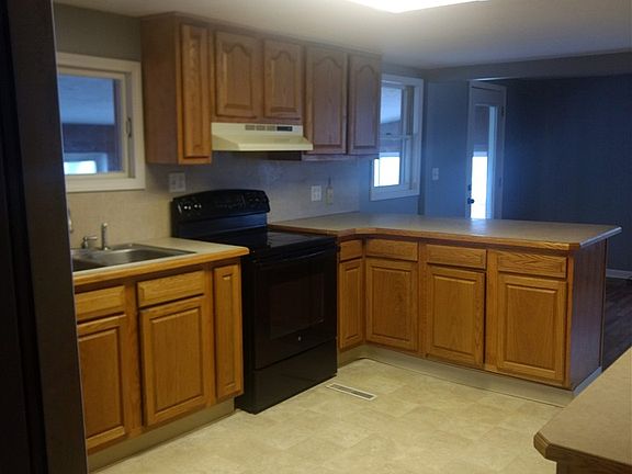 4th image of 915 N Cass Ave