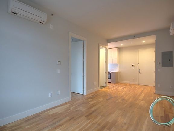 4th image of 1038 Greene Ave #703