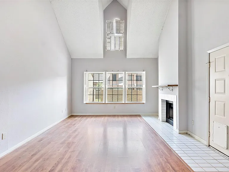 3122 Camelot Dr #33 — Photo 7